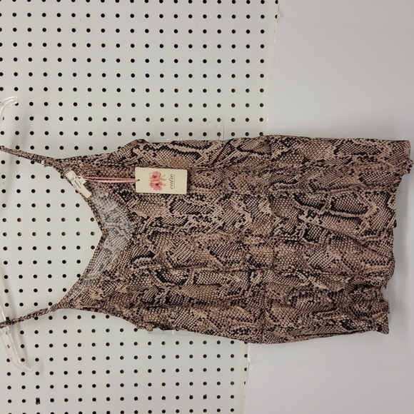 entro Tops - ENTRO snakeskin top women's size large NWT